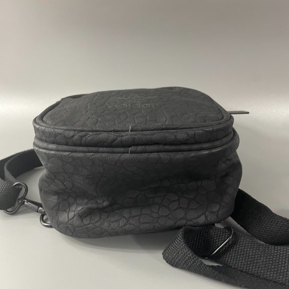 NWOT Adidas Originals Classic Backpack main image 5